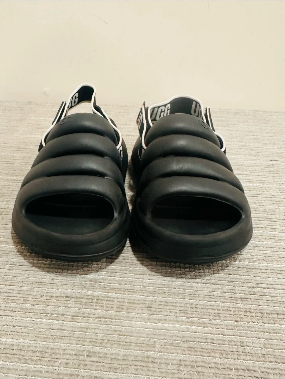 UGG Kids Sport Yeah Clog Slide Sandals Black Foam Size US 2K / EU 33.5